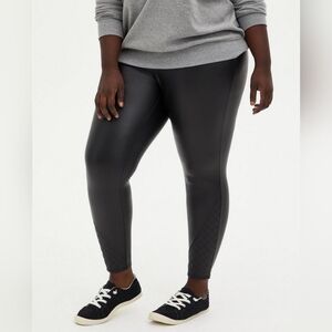 3X Torrid Platinum Legging - Faux Leather Quilted Hem Black